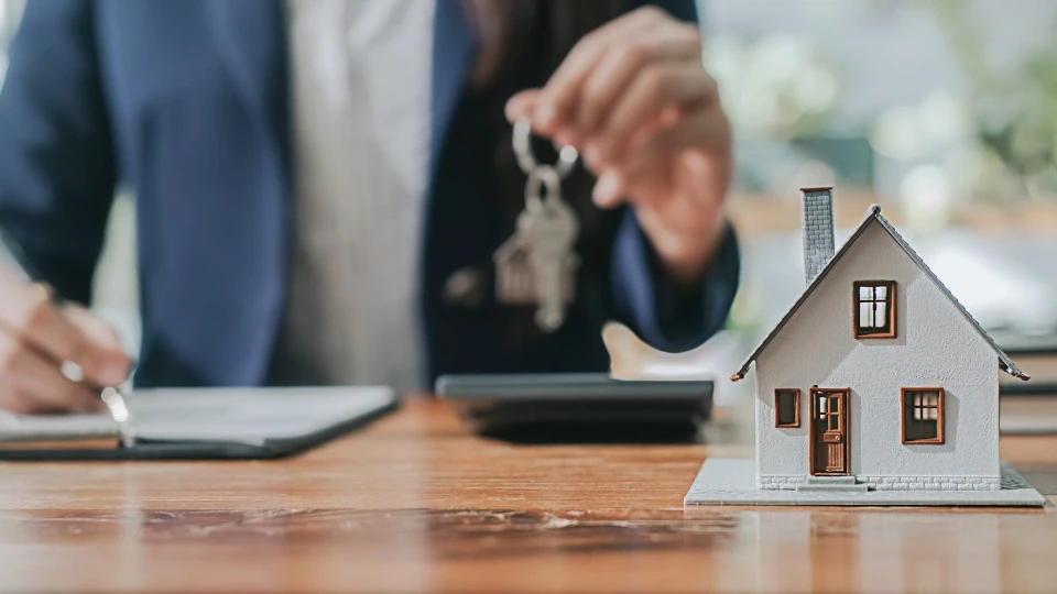 كيف أستثمر مع المطورين العقاريين